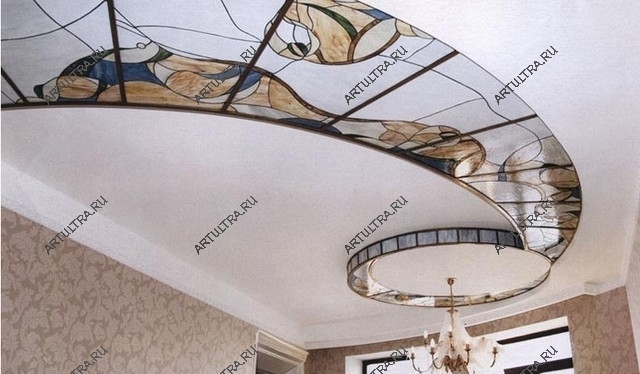 Контурный заливной витраж на потолке